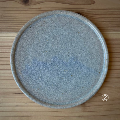 【日月窯】果木灰釉 リム皿 M（約16.5cm）／ 桃・葡萄・李桃