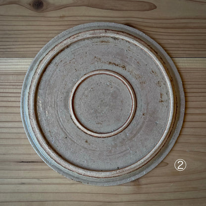 【日月窯】果木灰釉 リム皿 M（約16.5cm）／ 桃・葡萄・李桃