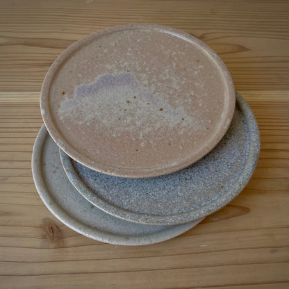 【日月窯】果木灰釉 リム皿 S（約13cm）／ 桃・葡萄・李桃