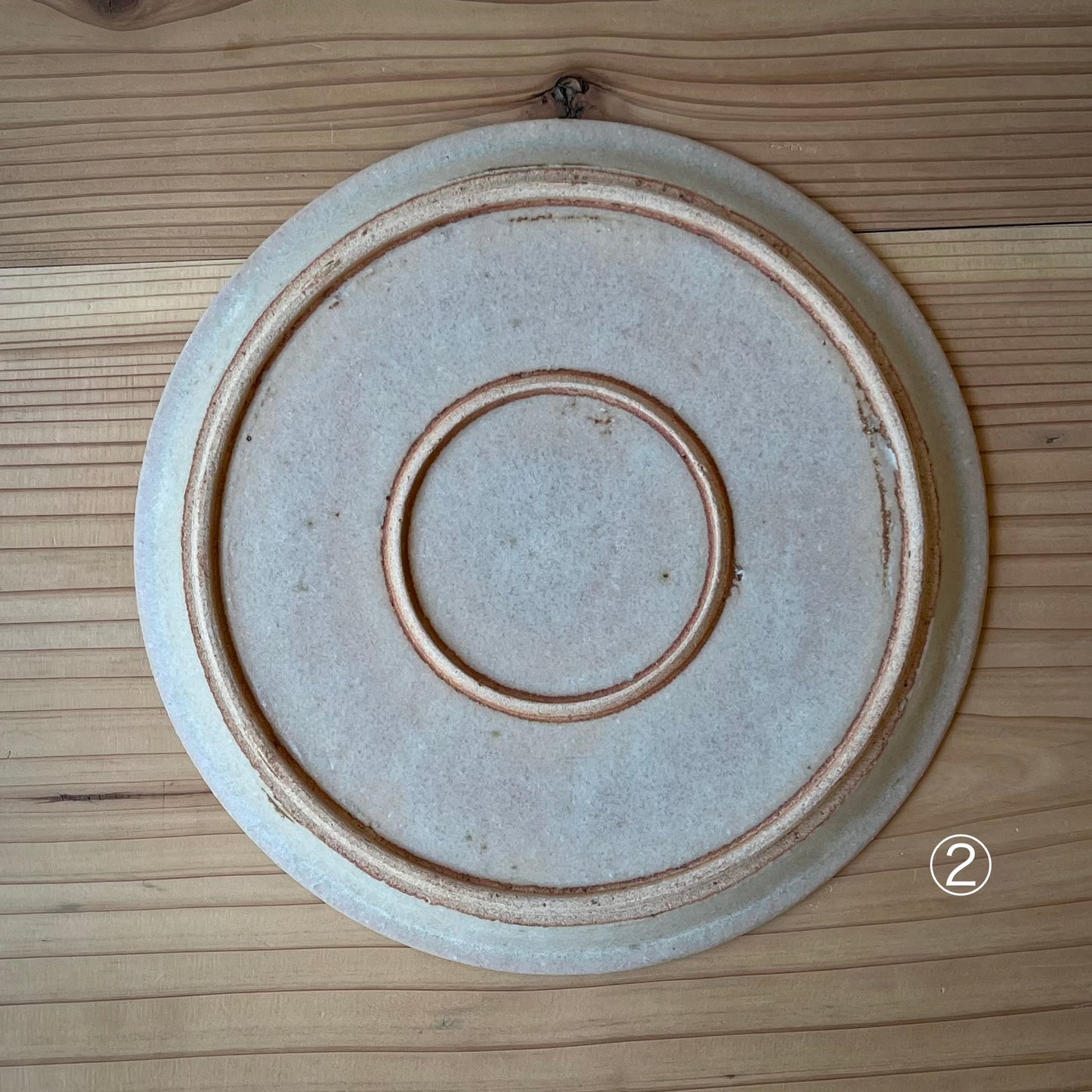 【日月窯】果木灰釉 リム皿 M（約16.5cm）／ 桃・葡萄・李桃