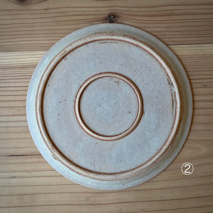 【日月窯】果木灰釉 リム皿 M（約16.5cm）／ 桃・葡萄・李桃