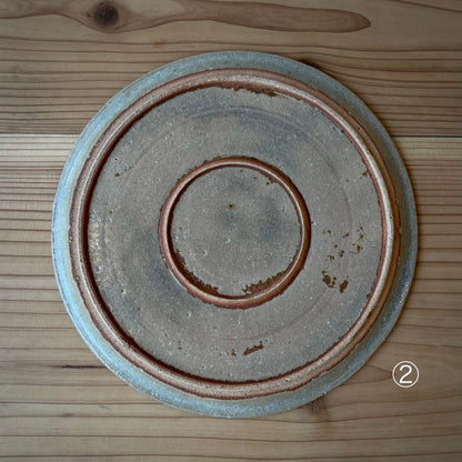 【日月窯】果木灰釉 リム皿 M（約16.5cm）／ 桃・葡萄・李桃
