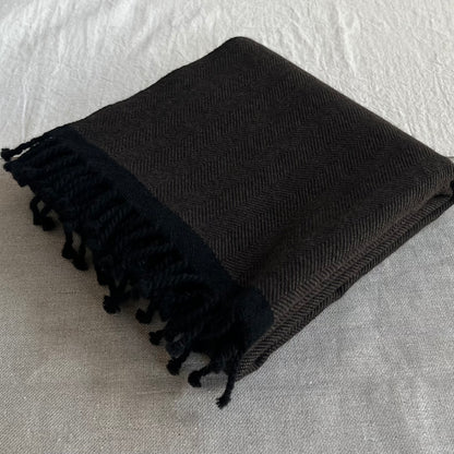 【atdusk】no2 カシミヤストール herringbone｜ヘリンボーン柄 黒×チョコレート 受注生産 日本製