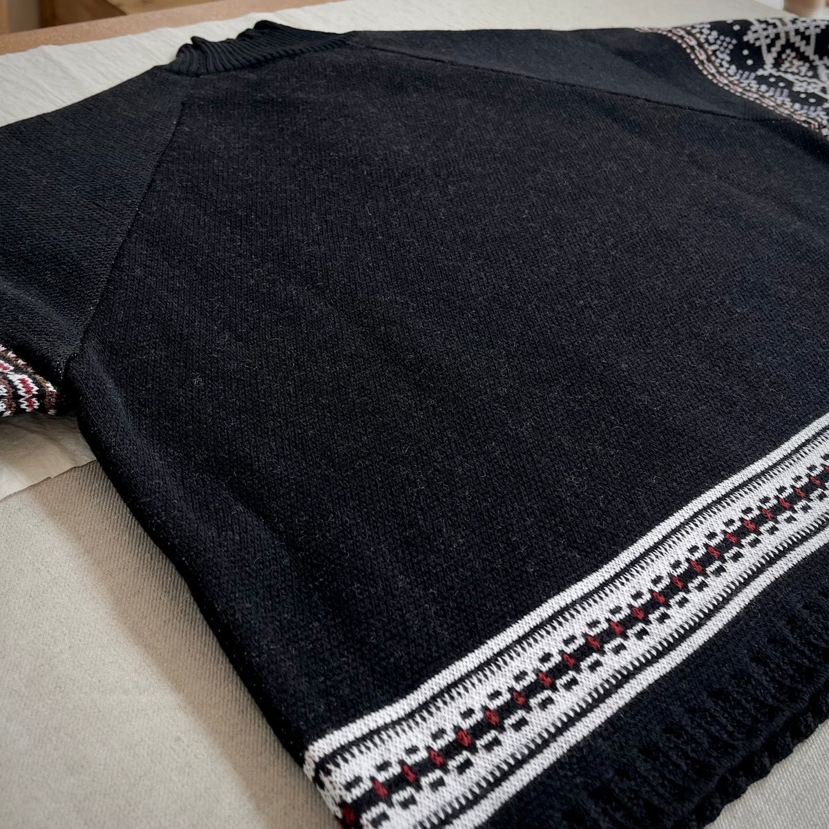 【ASEEDONCLÖUD】Memories pull on knit（品番: 262807 / ブラック）全体の背面シルエット