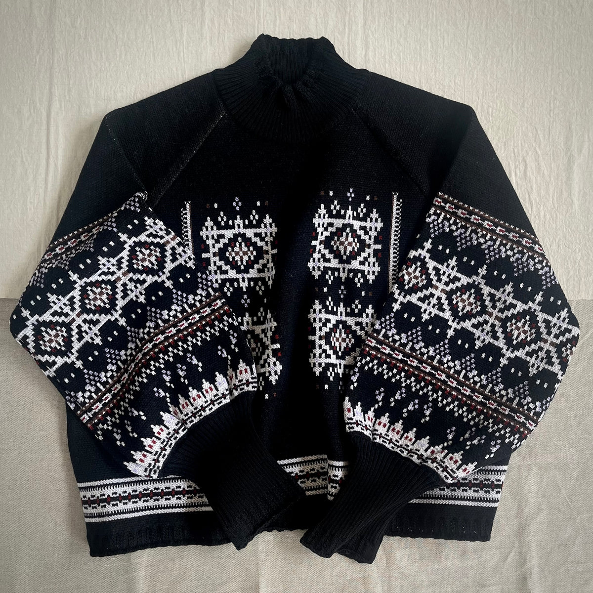 【ASEEDONCLÖUD】Memories pull on knit（品番: 262807 / ブラック）全体正面のシルエット