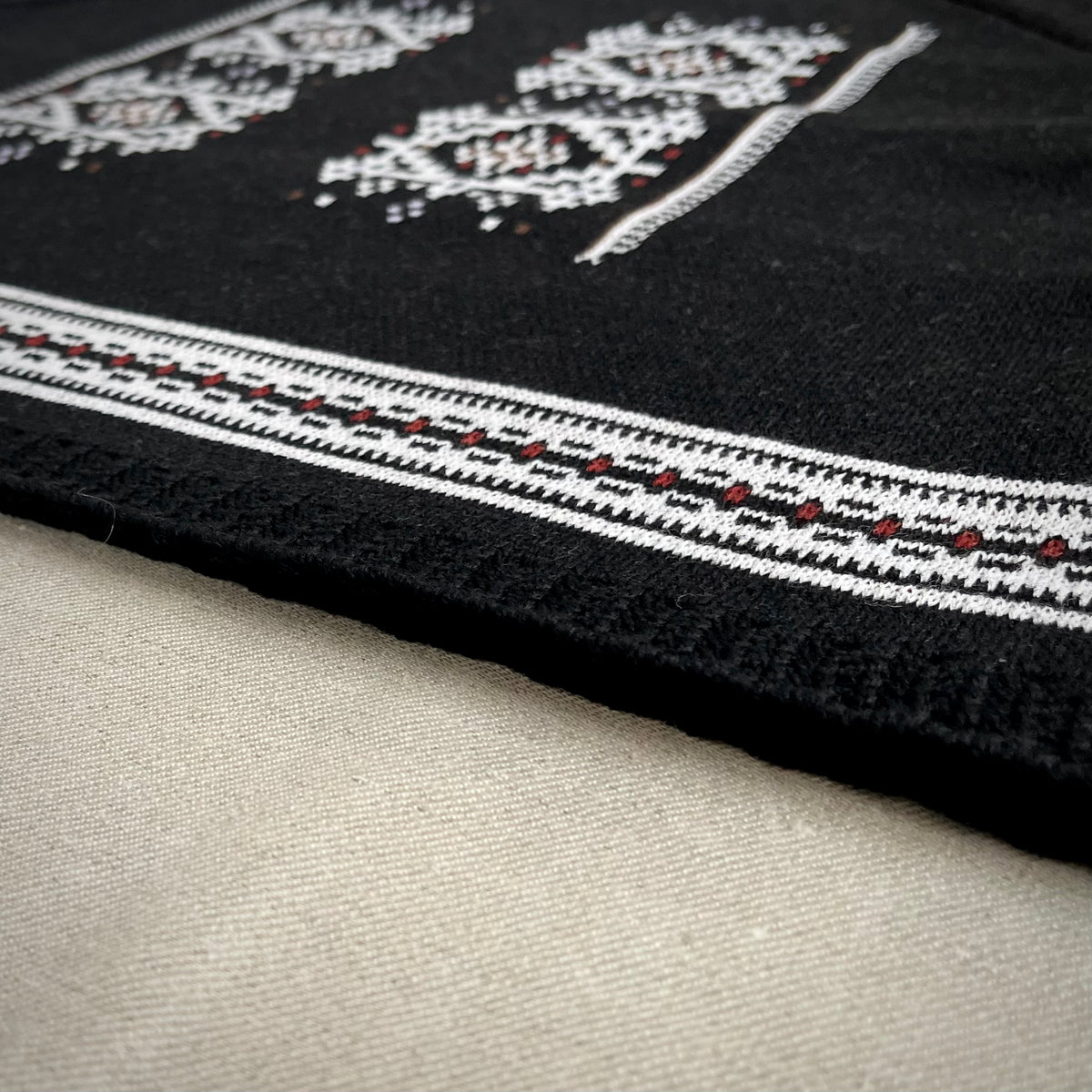 【ASEEDONCLÖUD】Memories pull on knit（品番: 262807 / ブラック）裾のリブと編地デザインの詳細