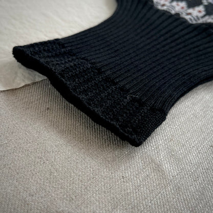 【ASEEDONCLÖUD】Memories pull on knit（品番: 262807 / ブラック）袖の10周年リバイバル柄とロングカフスの詳細
