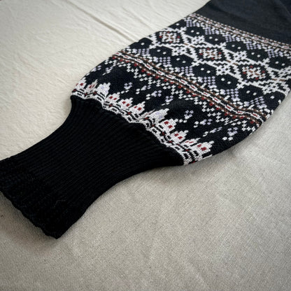 【ASEEDONCLÖUD】Memories pull on knit（品番: 262807 / ブラック）袖の10周年リバイバル柄とロングカフスの詳細