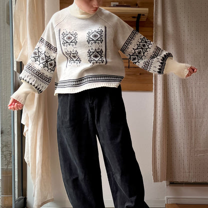 【ASEEDONCLÖUD】Memories pull on knit（品番: 262807 / オフホワイト）着用時のコーディネートシルエット