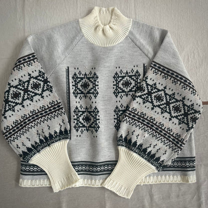 【ASEEDONCLÖUD】Memories pull on knit（品番: 262807 / オフホワイト）全体正面のシルエット