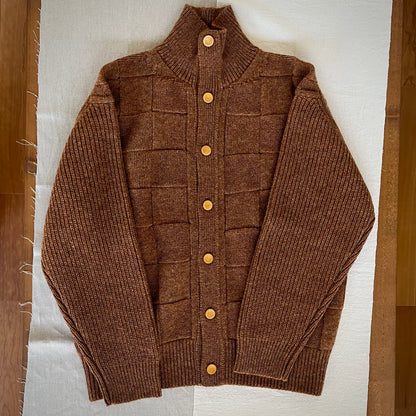 【ASEEDONCLÖUD】Okunensha cardigan（品番: 262803 / レンガ）全体正面のシルエット