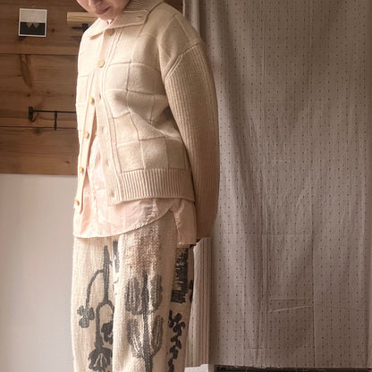 【ASEEDONCLÖUD】Okunensha cardigan（品番: 262803 / オフホワイト）着用時のコーディネートシルエット