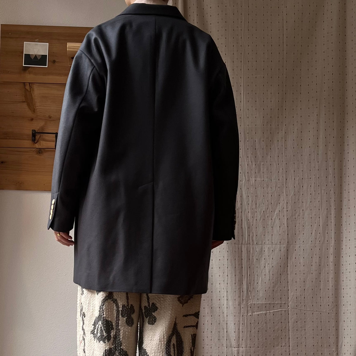 【ASEEDONCLÖUD】Railway uniform coat（品番: 262102 / グレー・メルトン）全体背面の着用コーディネート