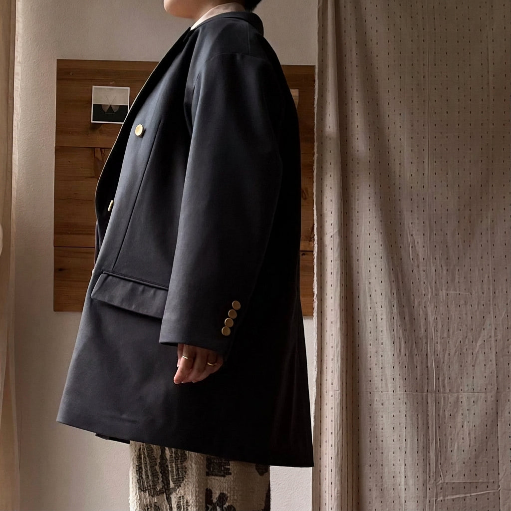 【ASEEDONCLÖUD】Railway uniform coat（品番: 262102 / グレー・メルトン）全体側面の着用コーディネート