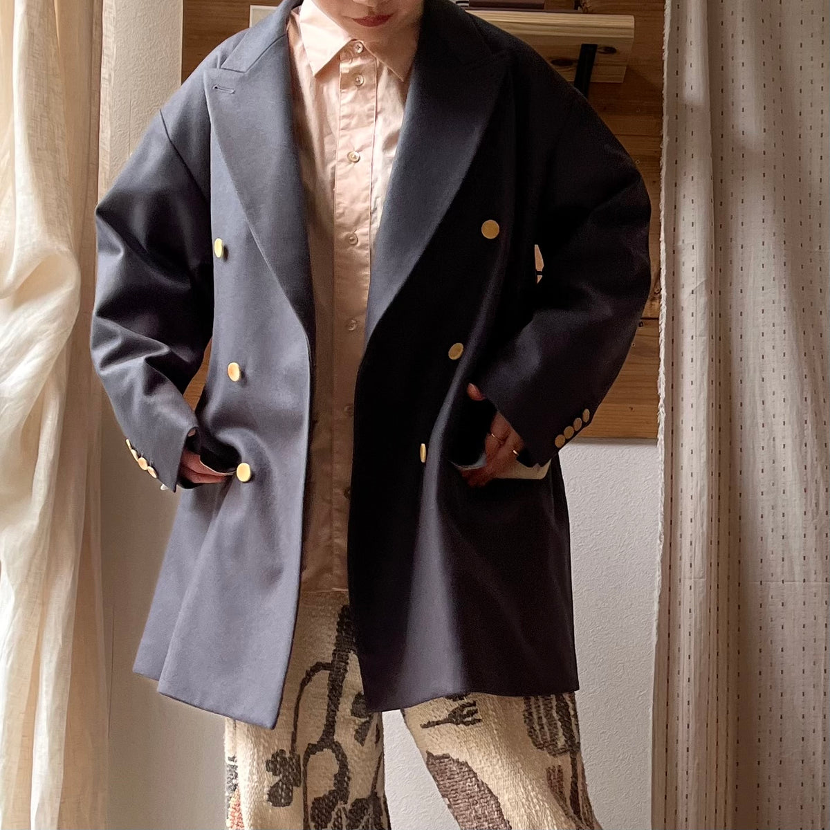 【ASEEDONCLÖUD】Railway uniform coat（品番: 262102 / グレー・メルトン）着用時の全体コーディネートサムネイル