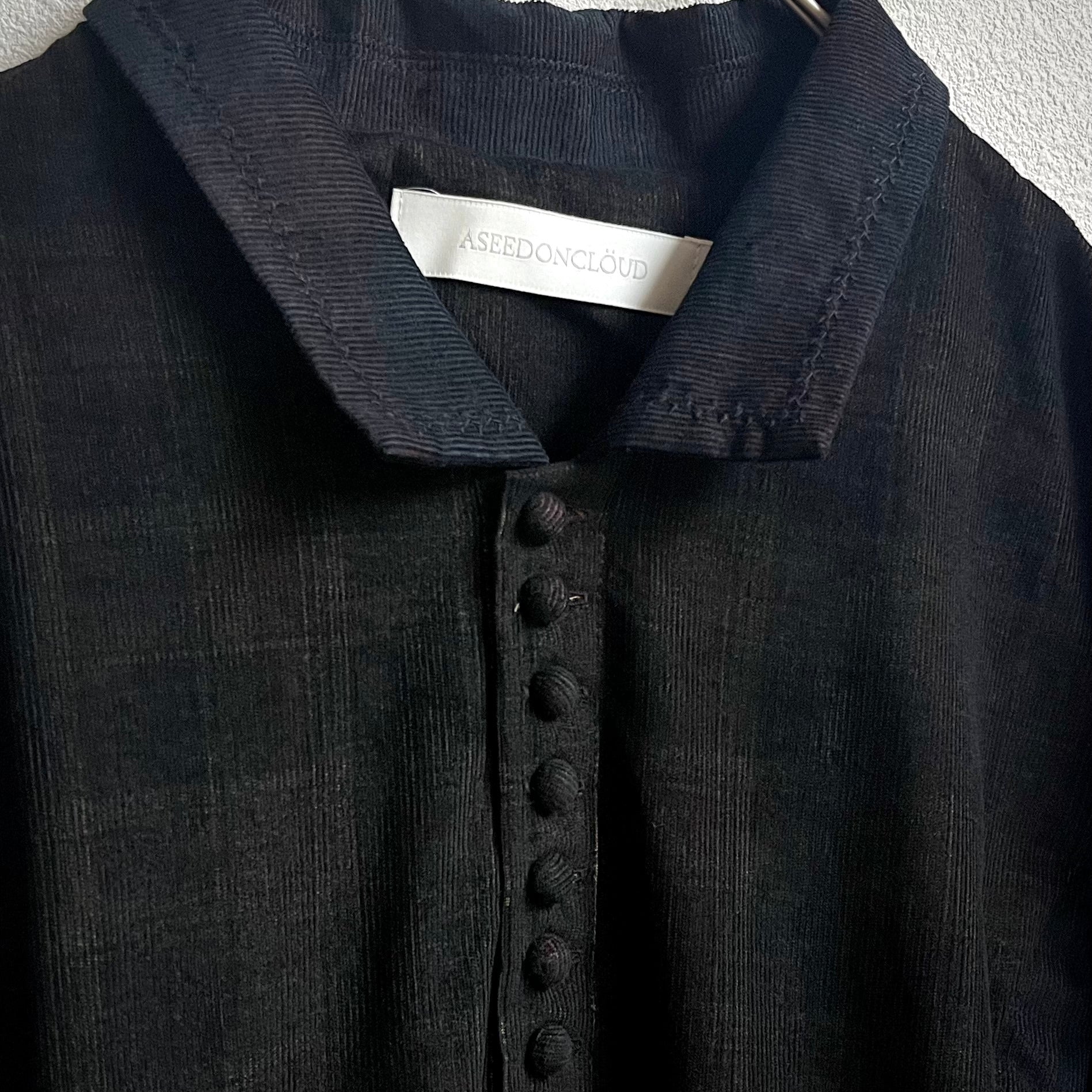 ASEEDONCLÖUD Railway uniform dress / レイルウェイユニフォームドレス（品番：262304）の襟元アップ画像
