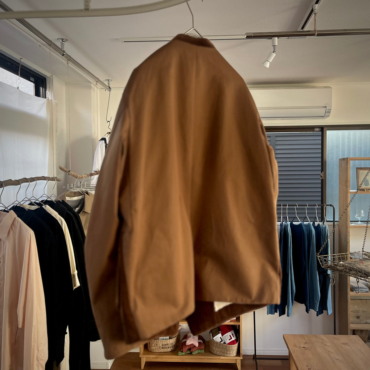 【ASEEDONCLÖUD】レイルウェイユニフォームジャケット Brown｜8Wコーデュロイ×ギャバジン 日本製 262202 背面全体画像