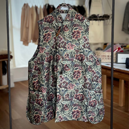 【ASEEDONCLÖUD】Railway waistcoat（品番: 262702 / train seat pattern）全体正面のシルエット