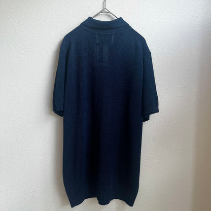 INDIGO CLASSIC × Rinascente 天然藍染 和紙ニットポロシャツ Washi Polo Deepカラー（コットン・レーヨン・和紙ブレンドの通気性に優れた国産サマーニット）の背面からの全体写真