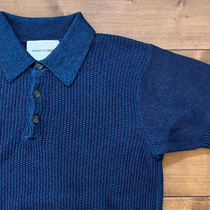 INDIGO CLASSIC × Rinascente 天然藍染 和紙ニットポロシャツ Washi Polo Deepカラーの襟元と袖口のディテール写真